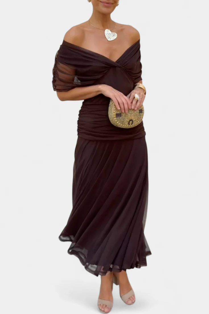 Gemma Beltrozi™ elegancka zwiewna sukienka maxi z marszczonym wzorem i odkrytymi ramionami