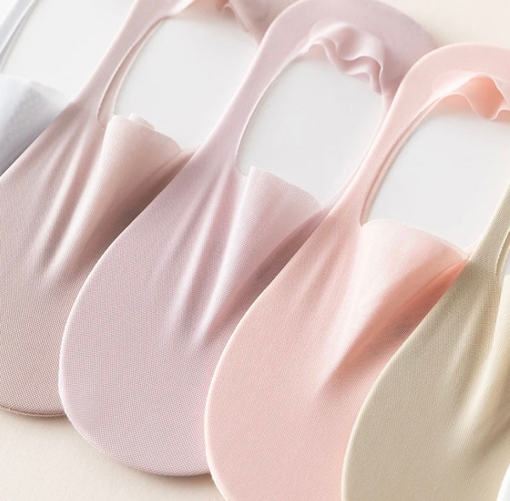 Silk Serene™ Przezroczyste skarpetki antypoślizgowe