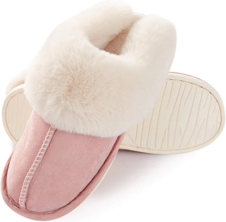 SnugStep™ Pluszowe kapcie domowe