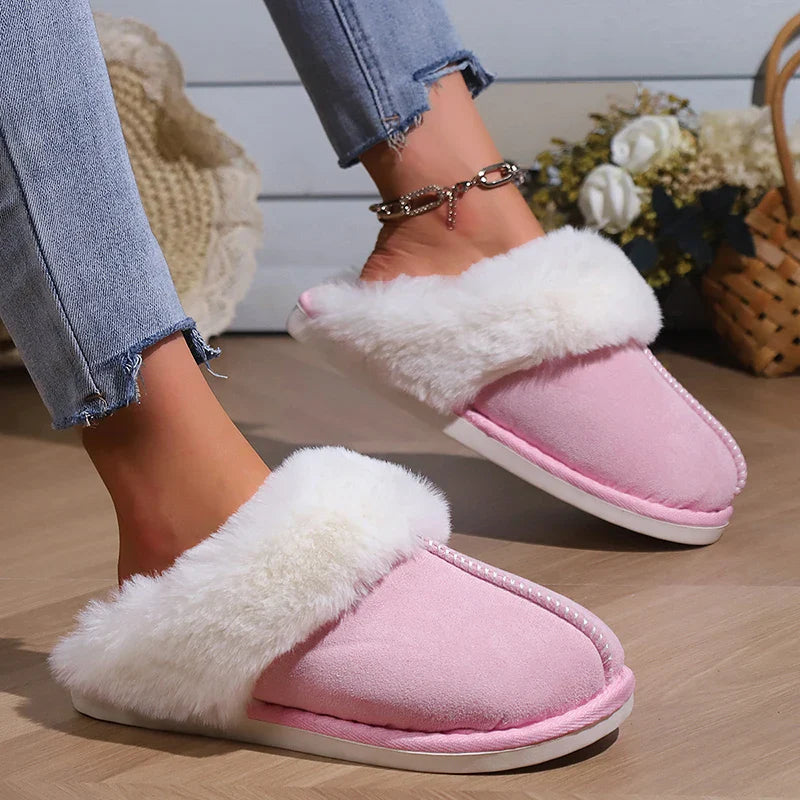 SnugStep™ Pluszowe kapcie domowe