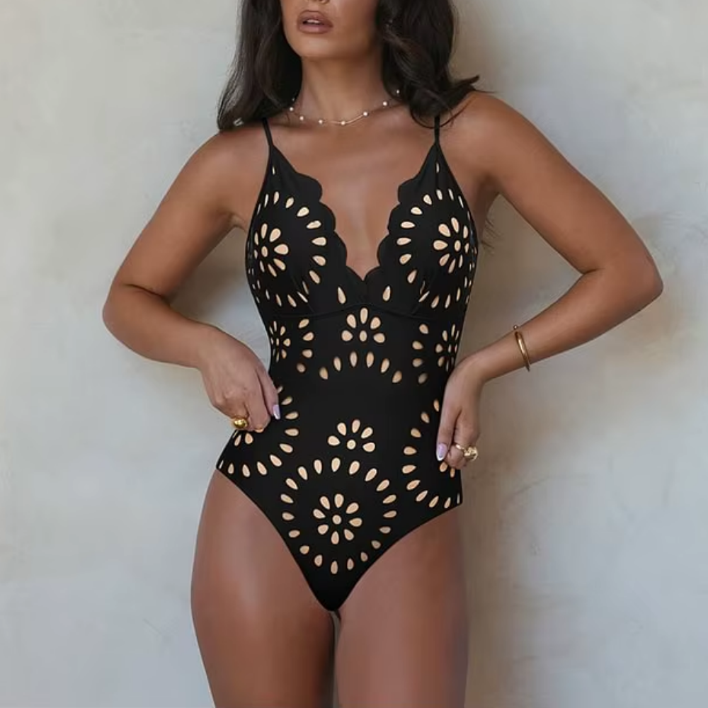 Azzurra Angelini™ Ażurowy strój kąpielowy w kwiaty ze spódnicą maxi